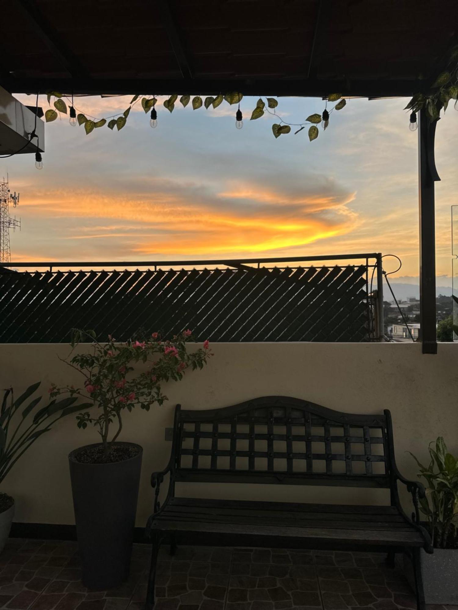 Hotel Sky Garden Guatemala-Stadt Exterior foto